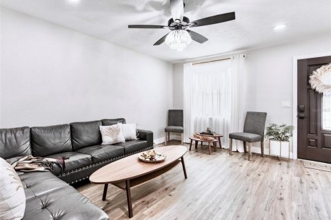 Villa ou maison à louer à Tampa, Floride: 4 chambres, 189.24 m2 № 1847098 - photo 6