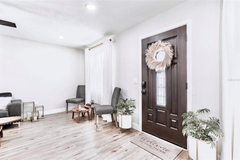 Villa ou maison à louer à Tampa, Floride: 4 chambres, 189.24 m2 № 1847098 - photo 2