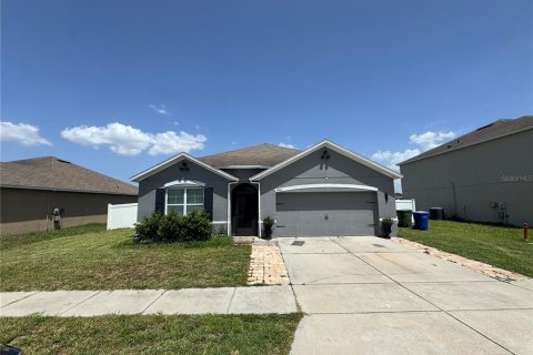 House in Winter Haven, Florida 4 bedrooms, 172.05 sq.m. № 2198223