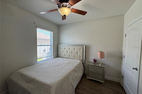 House in Winter Haven, Florida 4 bedrooms, 172.05 sq.m. № 2198223 - photo 15