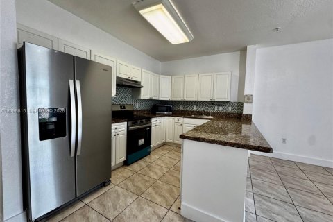 Copropriété à louer à Hialeah, Floride: 3 chambres, 122.17 m2 № 2390520 - photo 3