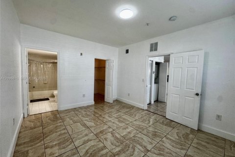 Copropriété à louer à Hialeah, Floride: 3 chambres, 122.17 m2 № 2390520 - photo 7