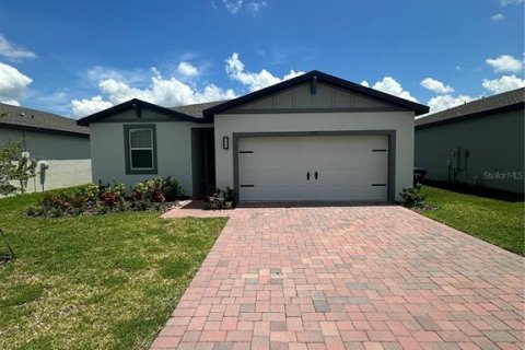 House in Winter Haven, Florida 3 bedrooms, 157.47 sq.m. № 1900213 - photo 2