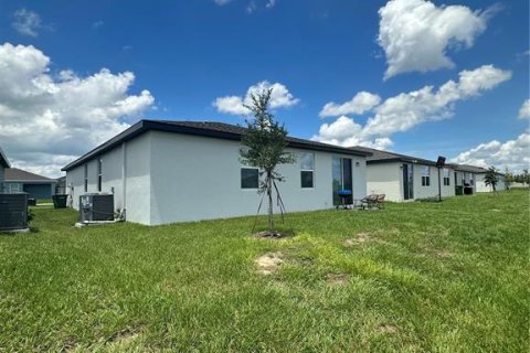 House in Winter Haven, Florida 3 bedrooms, 157.47 sq.m. № 1900213 - photo 23