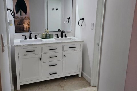 Снять в аренду кондоминиум в Ривьера-Бич, Флорида 2 спальни, 135.36м2, № 1766746 - фото 18