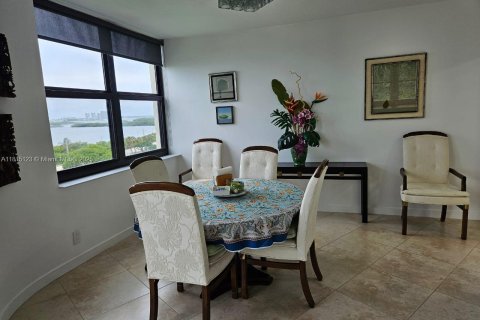 Снять в аренду кондоминиум в Ривьера-Бич, Флорида 2 спальни, 135.36м2, № 1766746 - фото 6