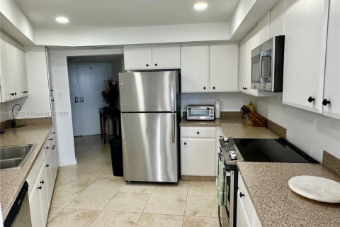 Снять в аренду кондоминиум в Ривьера-Бич, Флорида 2 спальни, 135.36м2, № 1766746 - фото 26