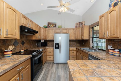 House in Port Charlotte, Florida 3 bedrooms, 149.57 sq.m. № 1716931 - photo 6