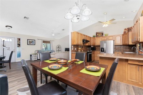 House in Port Charlotte, Florida 3 bedrooms, 149.57 sq.m. № 1716931 - photo 7
