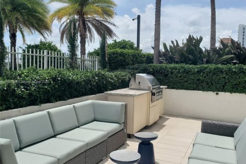 Condominio en venta en Miami, Florida, 1 dormitorio, 76.55 m2 № 1877526 - foto 8