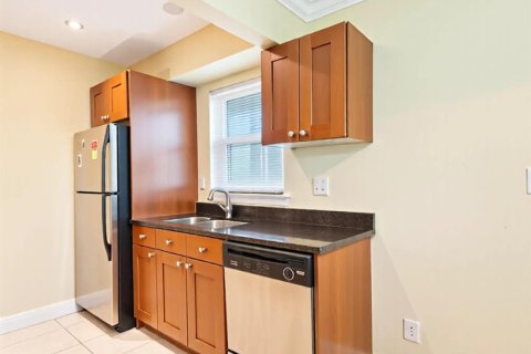 Propiedad comercial en venta en Oakland Park, Florida, 184.32 m2 № 2084086 - foto 10
