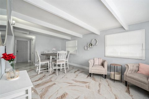 Villa ou maison à vendre à Tampa, Floride: 3 chambres, 117.43 m2 № 1873671 - photo 9