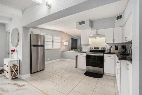 Villa ou maison à vendre à Tampa, Floride: 3 chambres, 117.43 m2 № 1873671 - photo 13