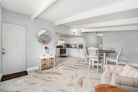 Villa ou maison à vendre à Tampa, Floride: 3 chambres, 117.43 m2 № 1873671 - photo 8