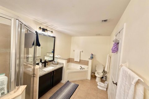 House in Royal Palm Beach, Florida 3 bedrooms, 168.34 sq.m. № 2186705 - photo 11