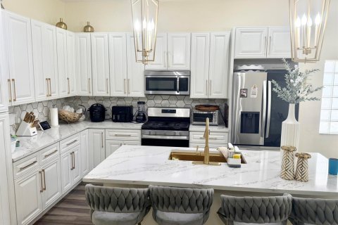 House in Royal Palm Beach, Florida 3 bedrooms, 168.34 sq.m. № 2186705 - photo 4