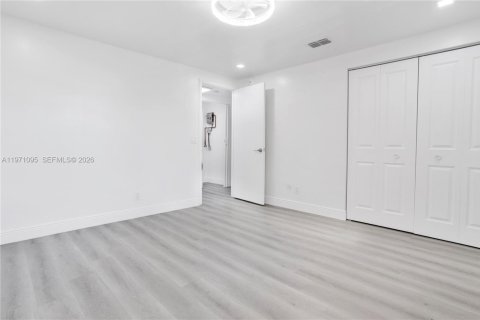 Купить кондоминиум в Санрайз, Флорида 2 спальни, 110.55м2, № 2032611 - фото 25