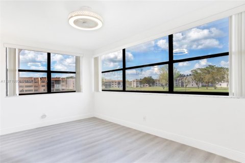 Купить кондоминиум в Санрайз, Флорида 2 спальни, 110.55м2, № 2032611 - фото 14