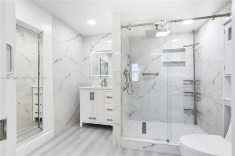 Купить кондоминиум в Санрайз, Флорида 2 спальни, 110.55м2, № 2032611 - фото 28