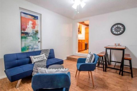 Снять в аренду квартиру в Орландо, Флорида 4 комнаты, 60.39м2, № 537610 - фото 4