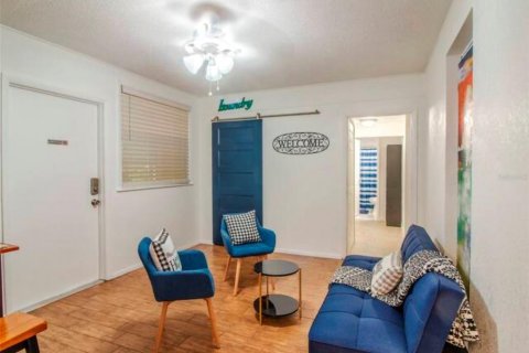 Снять в аренду квартиру в Орландо, Флорида 4 комнаты, 60.39м2, № 537610 - фото 5