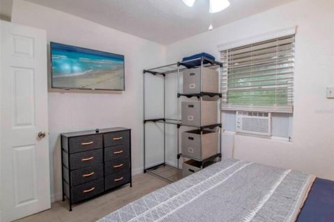 Снять в аренду квартиру в Орландо, Флорида 4 комнаты, 60.39м2, № 537610 - фото 12