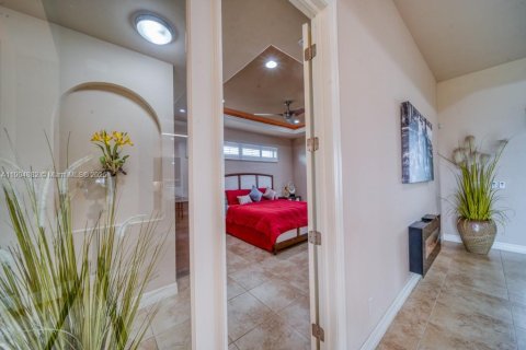 Villa ou maison à vendre à Cape Coral, Floride: 3 chambres № 1956078 - photo 13