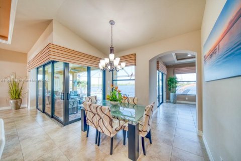 Villa ou maison à vendre à Cape Coral, Floride: 3 chambres № 1956078 - photo 24