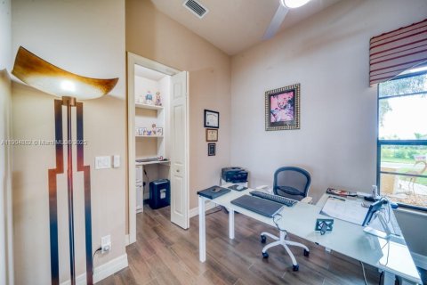 Villa ou maison à vendre à Cape Coral, Floride: 3 chambres № 1956078 - photo 23