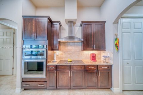 Villa ou maison à vendre à Cape Coral, Floride: 3 chambres № 1956078 - photo 10