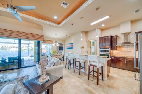 Villa ou maison à vendre à Cape Coral, Floride: 3 chambres № 1956078 - photo 8