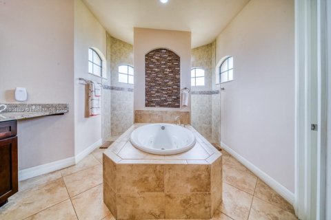 Villa ou maison à vendre à Cape Coral, Floride: 3 chambres № 1956078 - photo 18