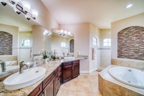 Villa ou maison à vendre à Cape Coral, Floride: 3 chambres № 1956078 - photo 16