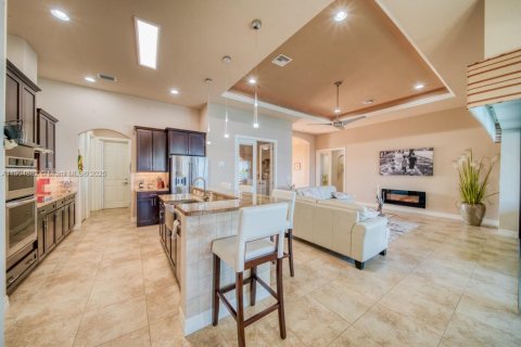 Villa ou maison à vendre à Cape Coral, Floride: 3 chambres № 1956078 - photo 11