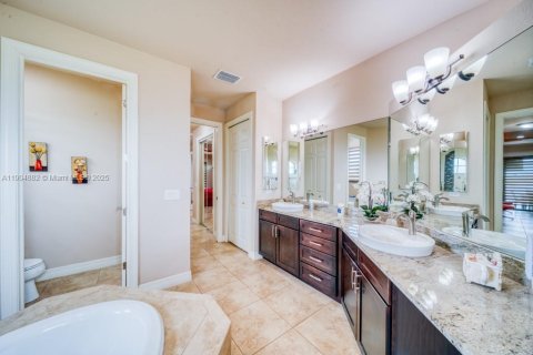 Villa ou maison à vendre à Cape Coral, Floride: 3 chambres № 1956078 - photo 17