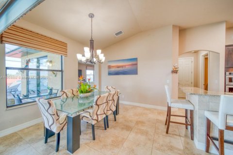 Villa ou maison à vendre à Cape Coral, Floride: 3 chambres № 1956078 - photo 25