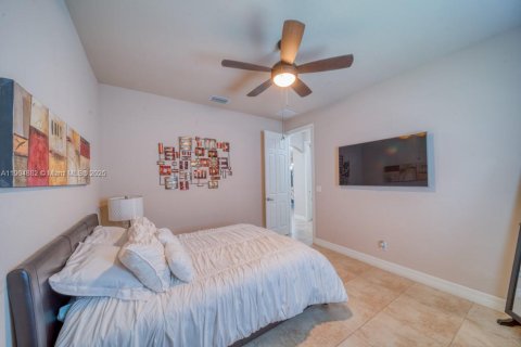 Villa ou maison à vendre à Cape Coral, Floride: 3 chambres № 1956078 - photo 27