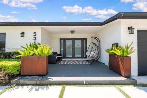 House in Hollywood, Florida 3 bedrooms № 2064789 - photo 9