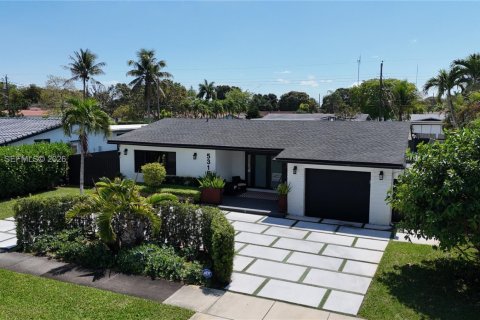 House in Hollywood, Florida 3 bedrooms № 2064789 - photo 4