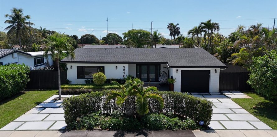 House in Hollywood, Florida 3 bedrooms № 2064789