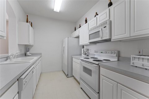 Condo in Orlando, Florida, 3 bedrooms  № 2110120 - photo 18