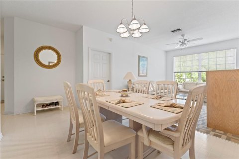 Condo in Orlando, Florida, 3 bedrooms  № 2110120 - photo 12