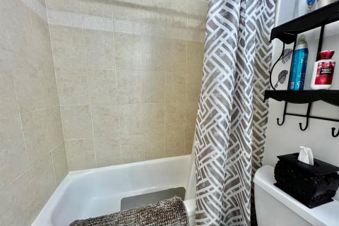 Condo in Deerfield Beach, Florida, 1 bedroom  № 2247573 - photo 21