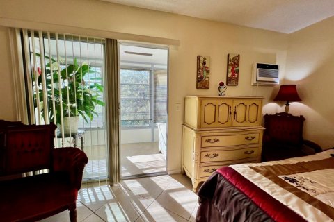 Condo in Deerfield Beach, Florida, 1 bedroom  № 2247573 - photo 18