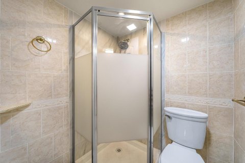 Купить кондоминиум в Порт-Сент-Луси, Флорида 5 комнат, 85.56м2, № 2154568 - фото 9