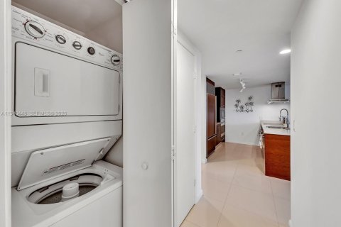 Copropriété à vendre à Miami, Floride: 1 chambre, 91.42 m2 № 1998303 - photo 10