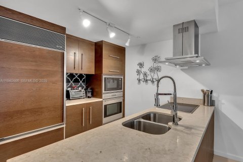 Copropriété à vendre à Miami, Floride: 1 chambre, 91.42 m2 № 1998303 - photo 6