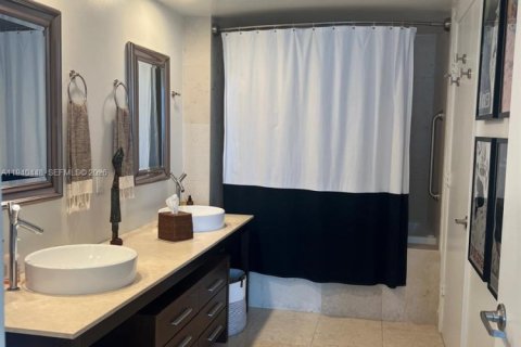 Copropriété à vendre à Miami, Floride: 1 chambre, 91.42 m2 № 1998303 - photo 24