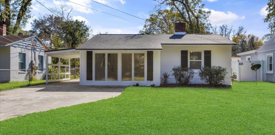 House in Jacksonville, Florida 3 bedrooms, 115.94 sq.m. № 882036