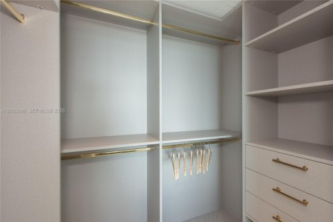 Снять в аренду кондоминиум в Майами, Флорида 2 спальни, 106.47м2, № 2070319 - фото 18